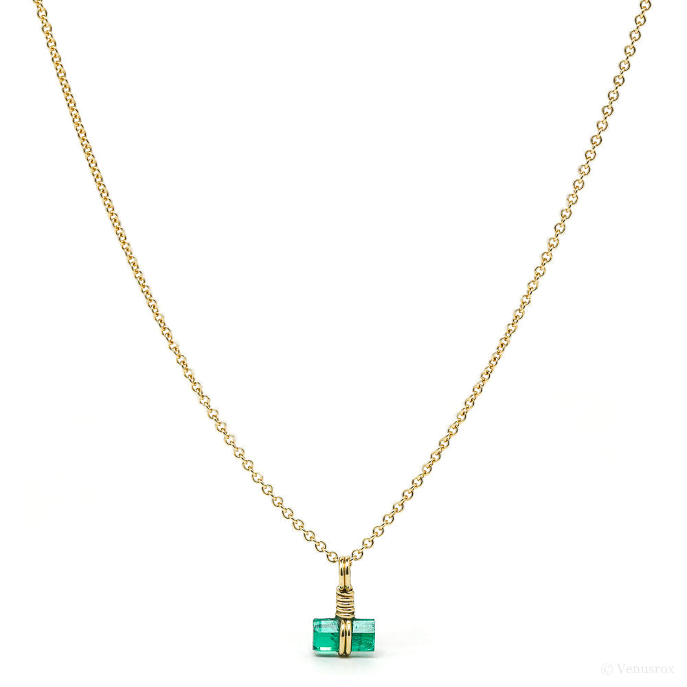 Emerald Pendant wrapped in 18Kt Gold from Chivor, Colombia | Venusrox
